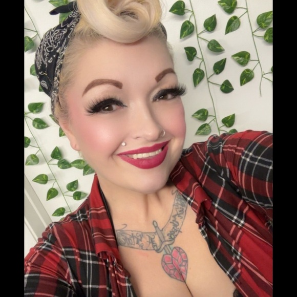 Meet your Posher, Kristine - Picture 2 of 6